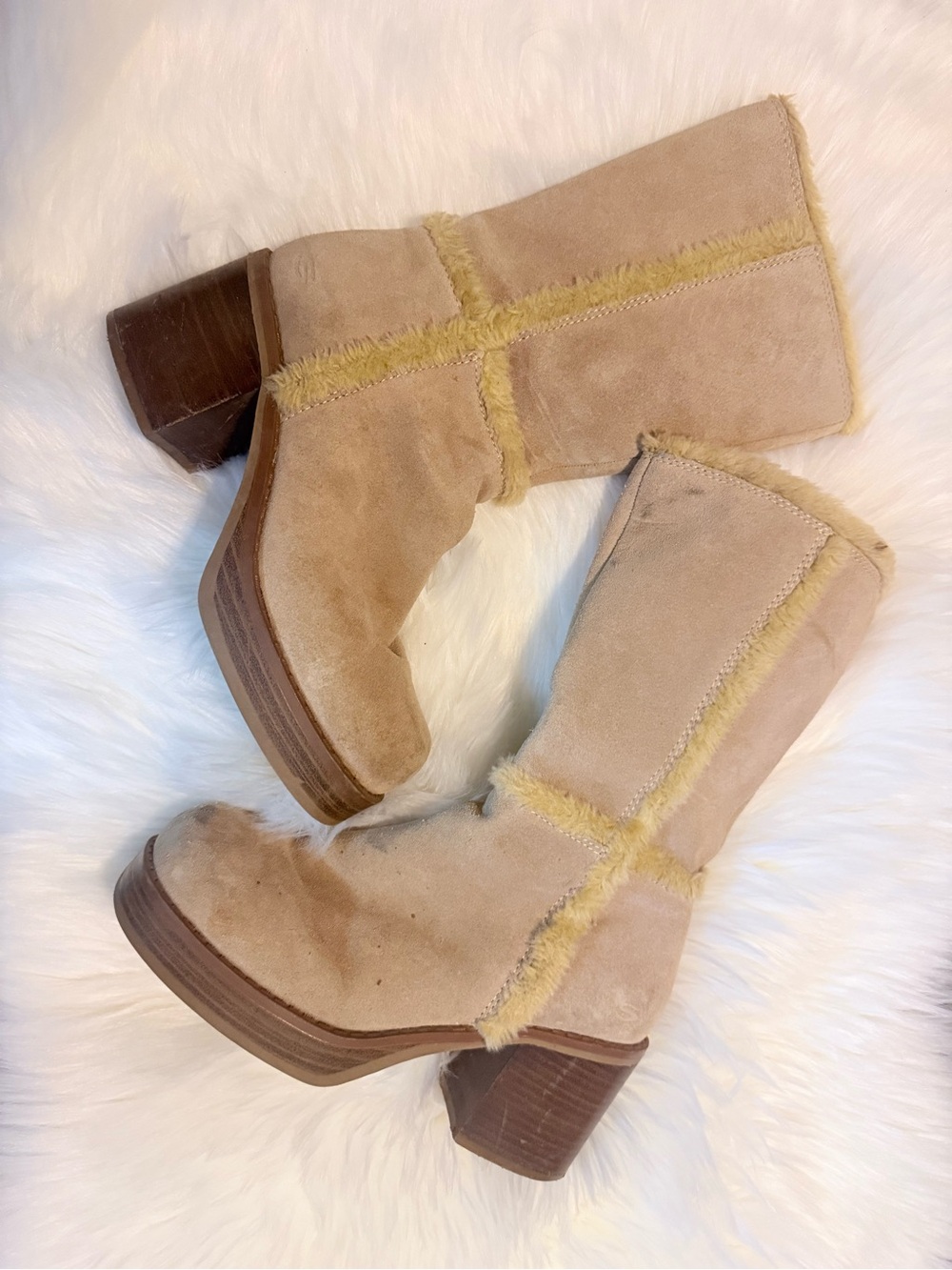 vintage 90s Skechers suede platform boots with faux fur trim and chunky heel 6.5